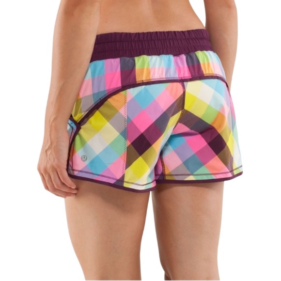 Lululemon Shake and Break running shorts purple plaid sea check multi / plum 4 - Picture 2 of 16